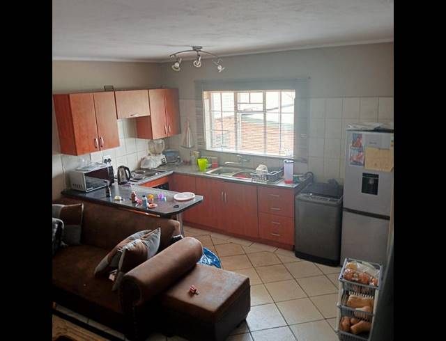 2 BEDROOM APARTMENT FOR SALE IN RUSTENBURG CENTRAL